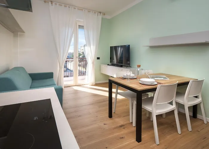 Flats4Rent Mameli 140